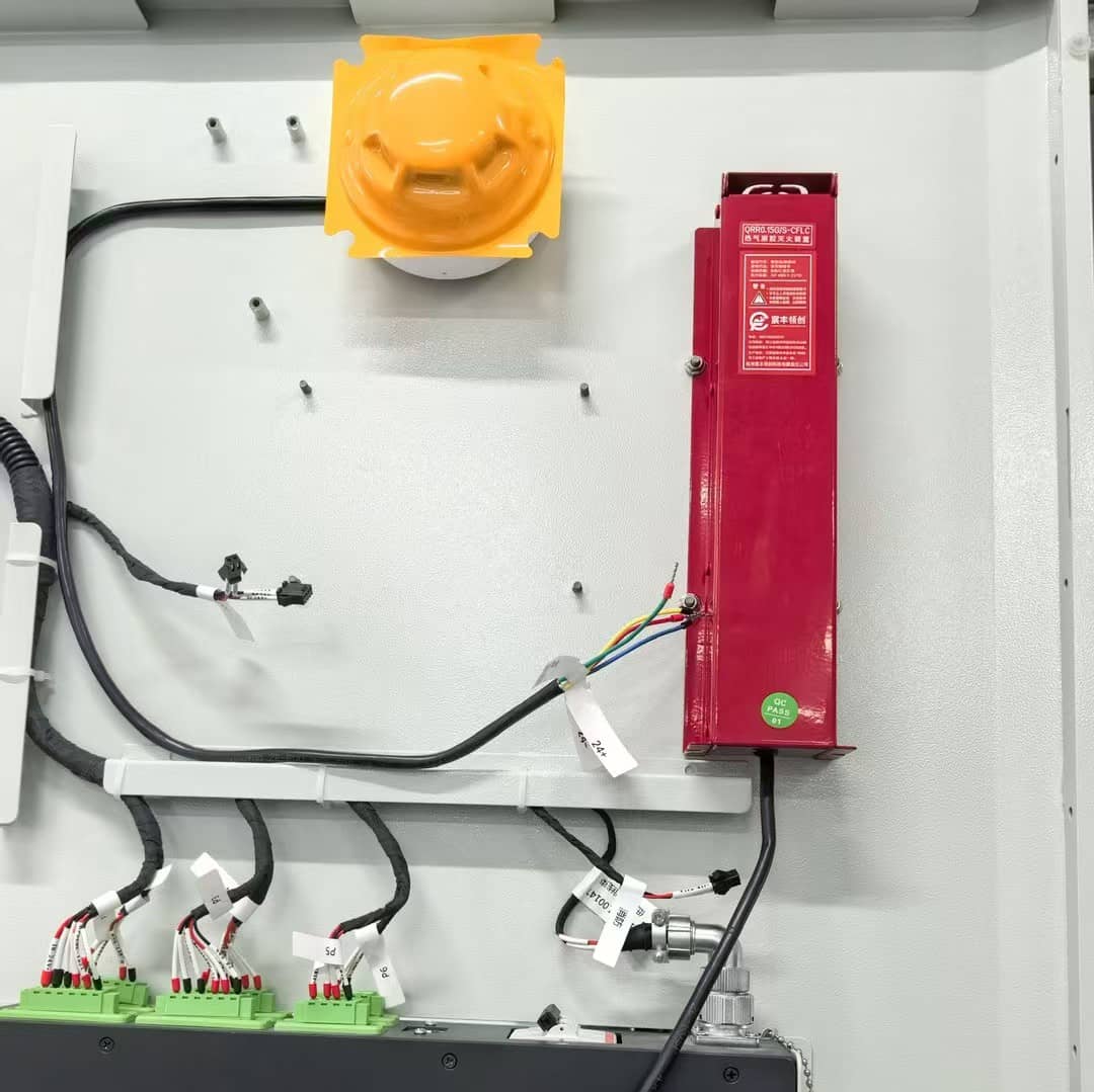 Remote-control-efficient-intelligent-fire-extinguisher-use-scene - EcoNewlink Remote control efficient intelligent fire extinguisher use scene - EcoNewlink